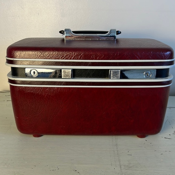 Samsonite Bags Vtg Samsonite Sentry Maroon Train Case W Key Missing